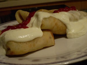 Blyneliai su kumpiu ir suriu