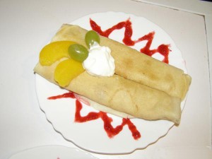 Lietiniai blyneliai su vaisiais
