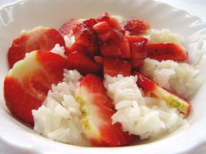 Braškės su ryžiais. Sticky Rice & Strawberry Swirl.