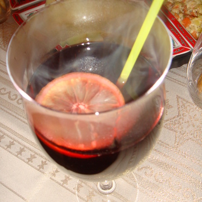 Karštas kalėdinis vyno gėrimas