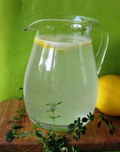 Gazuotas gėrimas limonadas