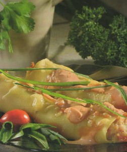 Makaronai su žuvimis ir daržovių padažu