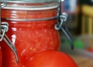 Labai aštrus pomidorų padažas 