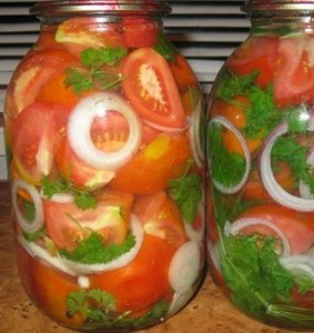 Pomidorai marinuoti skiltelėm