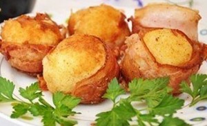 Bulvių kukuliukai su sūriu ir šonine