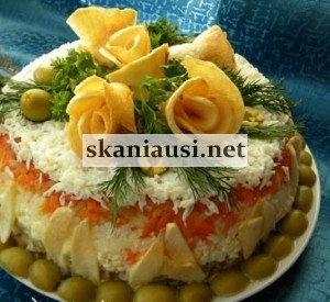 Šventinė sluoksniuota mišrainė – tortas